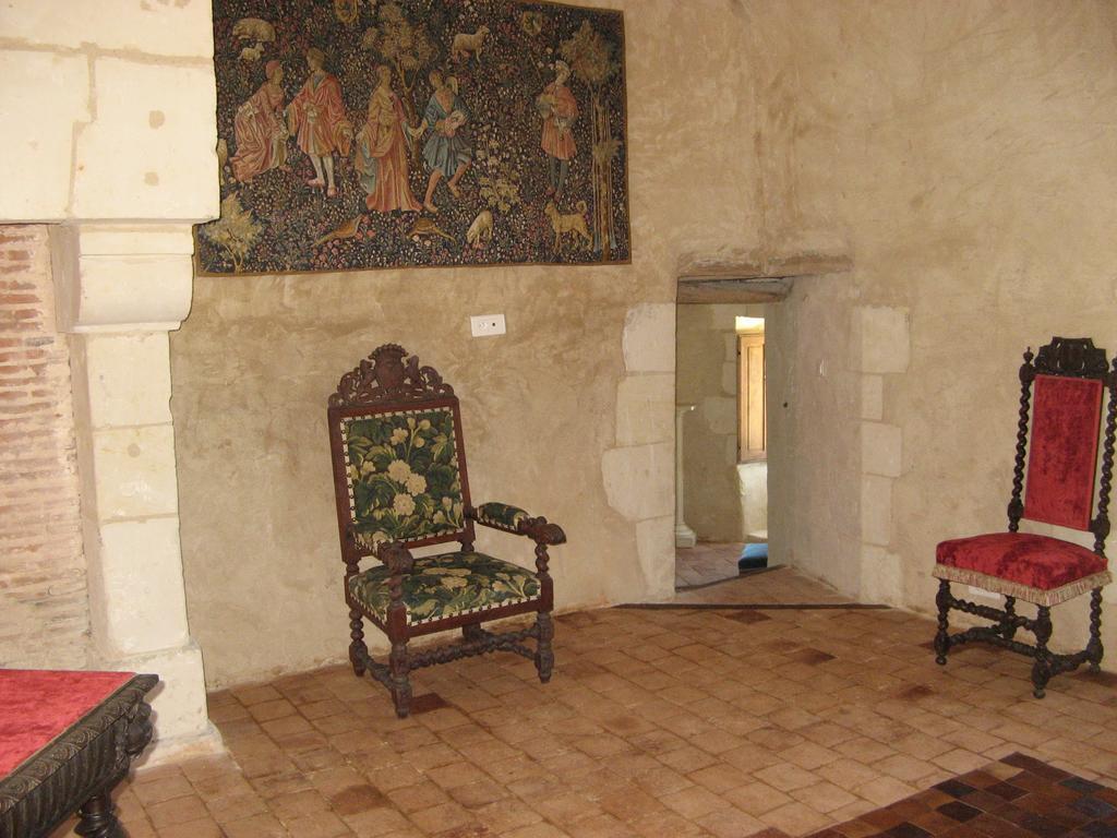 Le Chatelet Thilouze Exterior photo